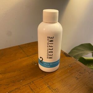 Rodan and fields pore minimising toner